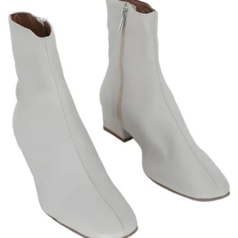 Aquatalia Selini Pearl Bootie - Women's US Size 10.5